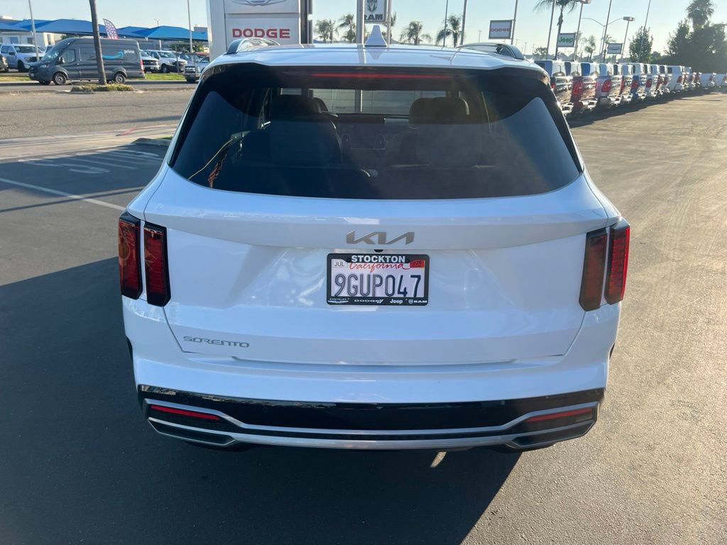 Used 2023 Kia Sorento EX w/ Panoramic Sunroof Package FWD image 14