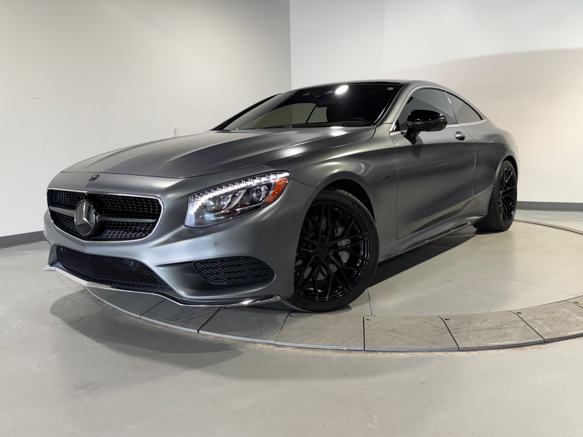 Used 2017 Mercedes-Benz S 550 4MATIC Coupe image 2