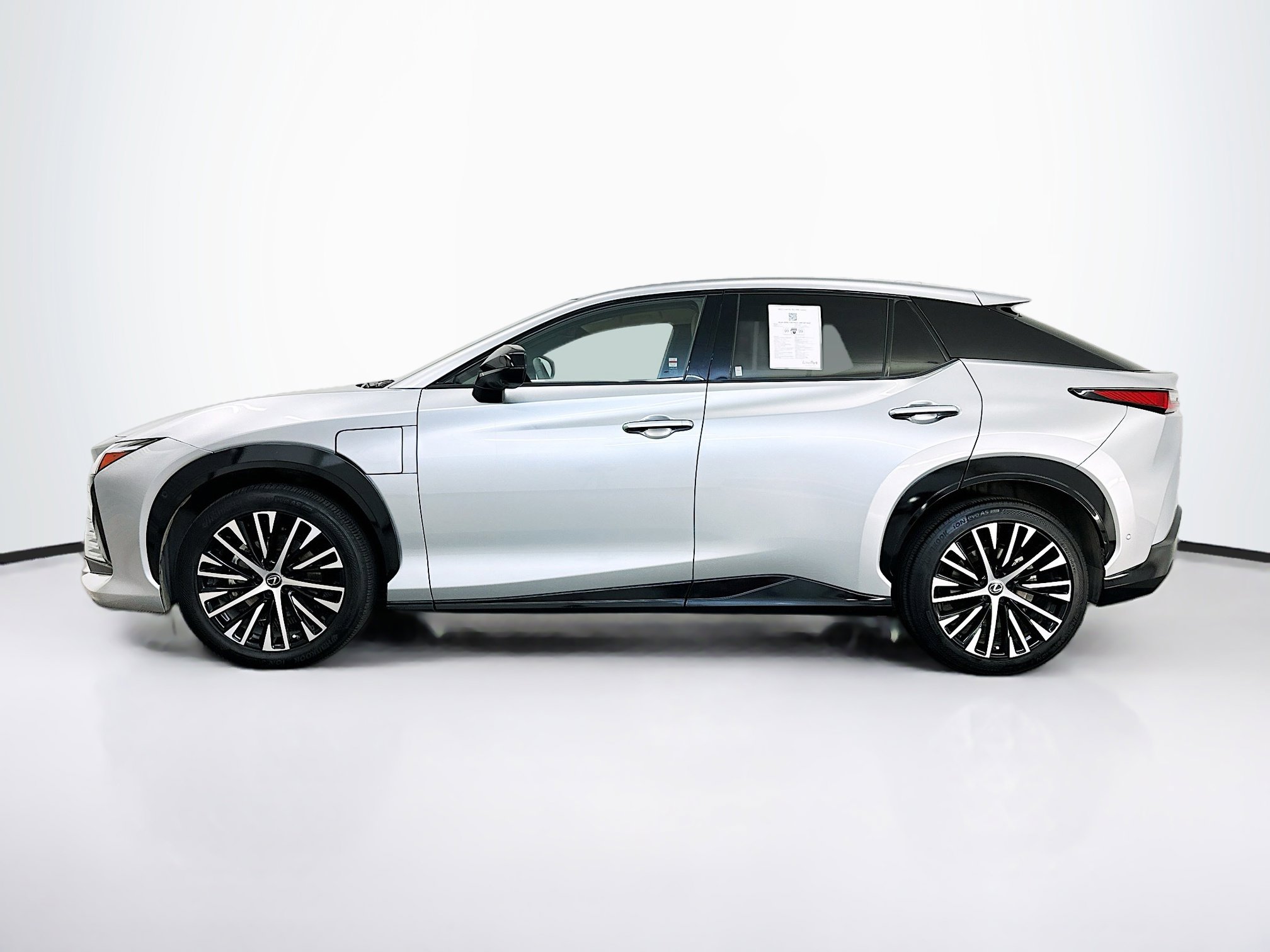 Used 2023 Lexus RZ 450e Premium w/ Accessory Package (Z1) image 4