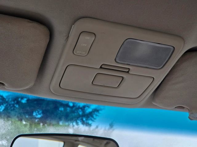 Used 1998 Toyota Sienna CE image 33