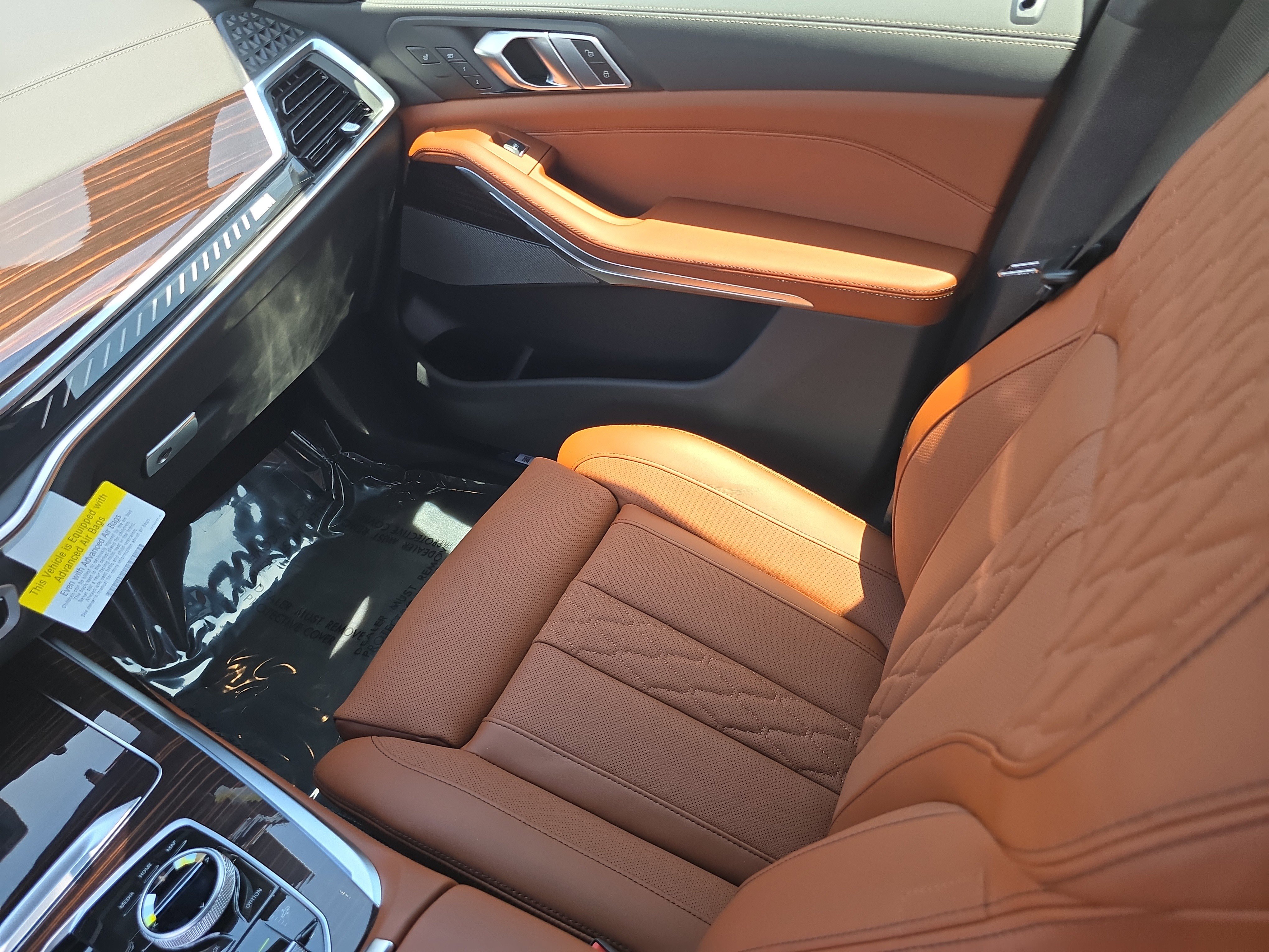New 2026 BMW X7 M60i image 16