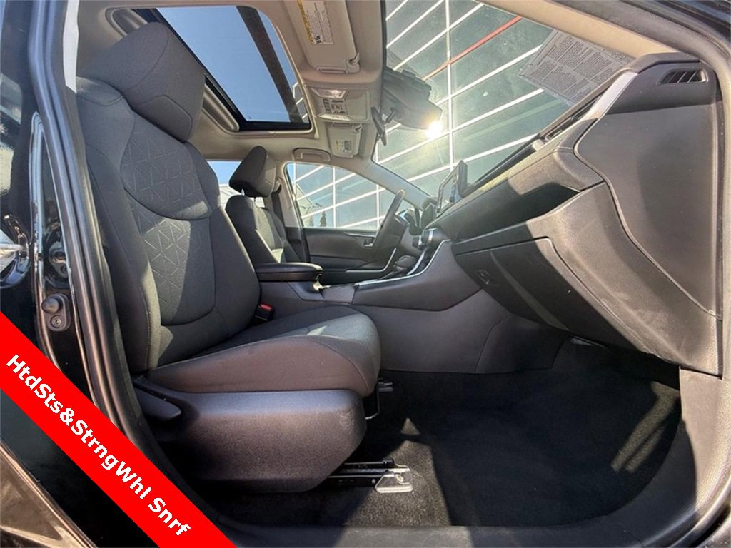 Used 2022 Toyota RAV4 XLE w/ Convenience Package image 13