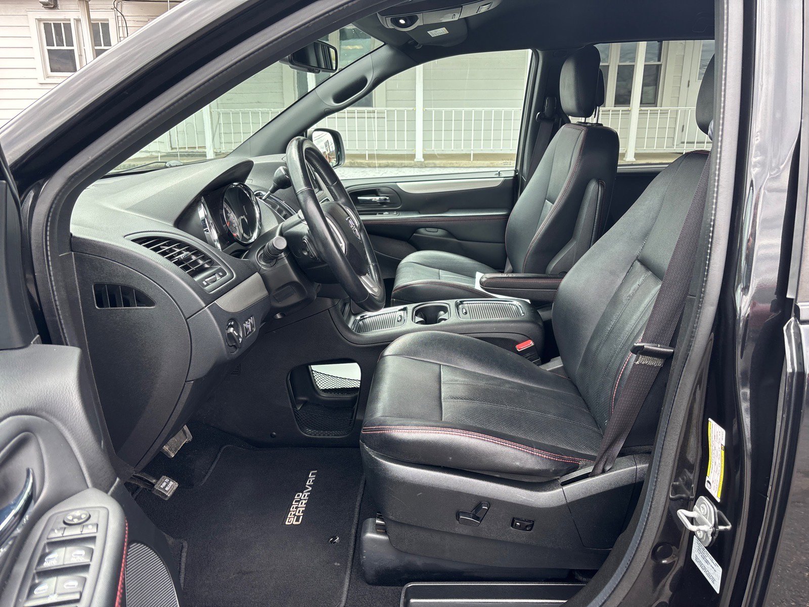 Used 2017 Dodge Grand Caravan GT FWD image 10