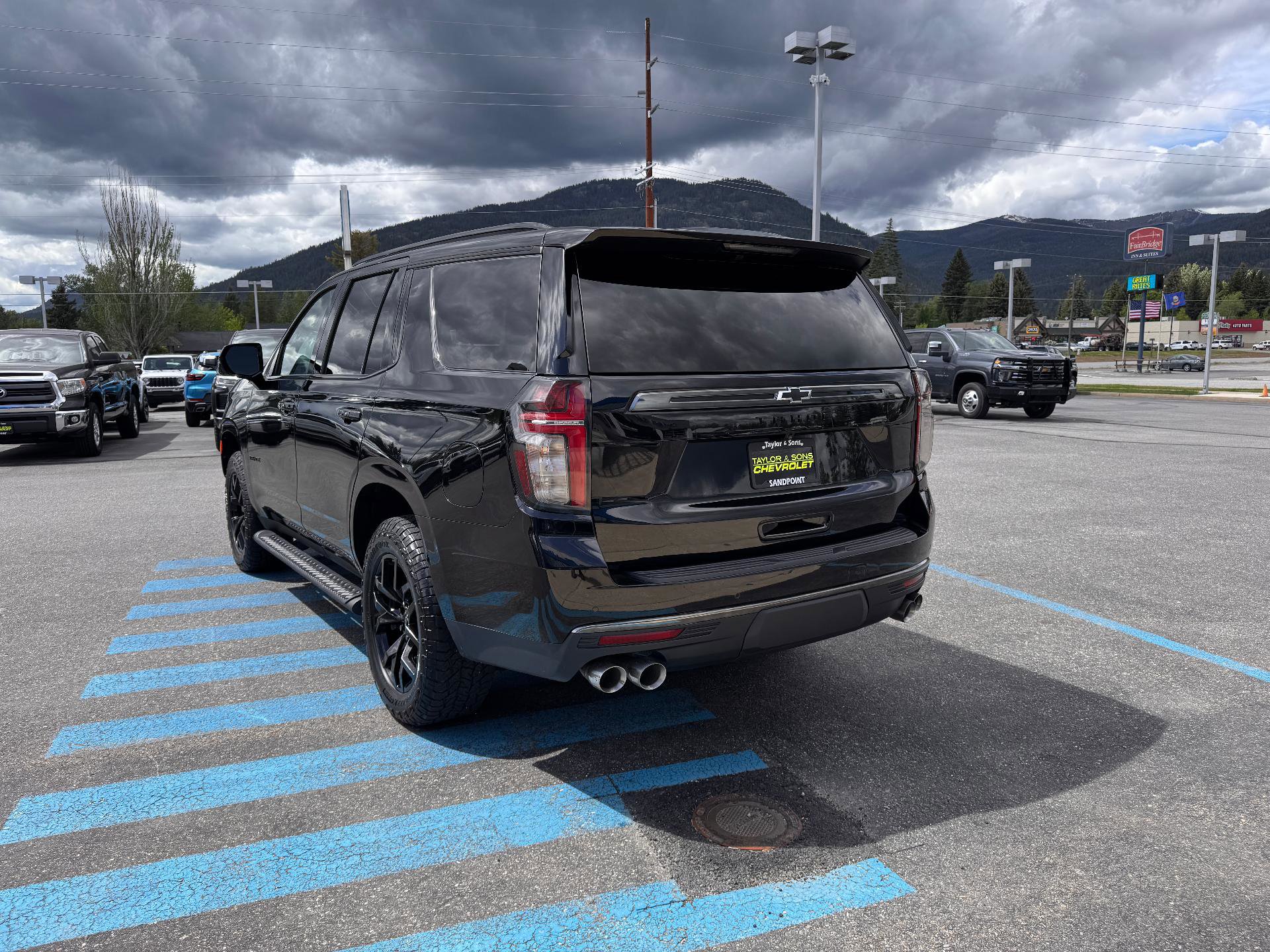 Used 2022 Chevrolet Tahoe Z71 w/ Z71 Off-Road Package AWD/4WD image 5