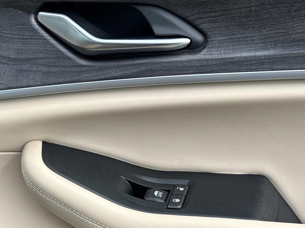 Used 2023 Jeep Grand Cherokee L Limited image 20