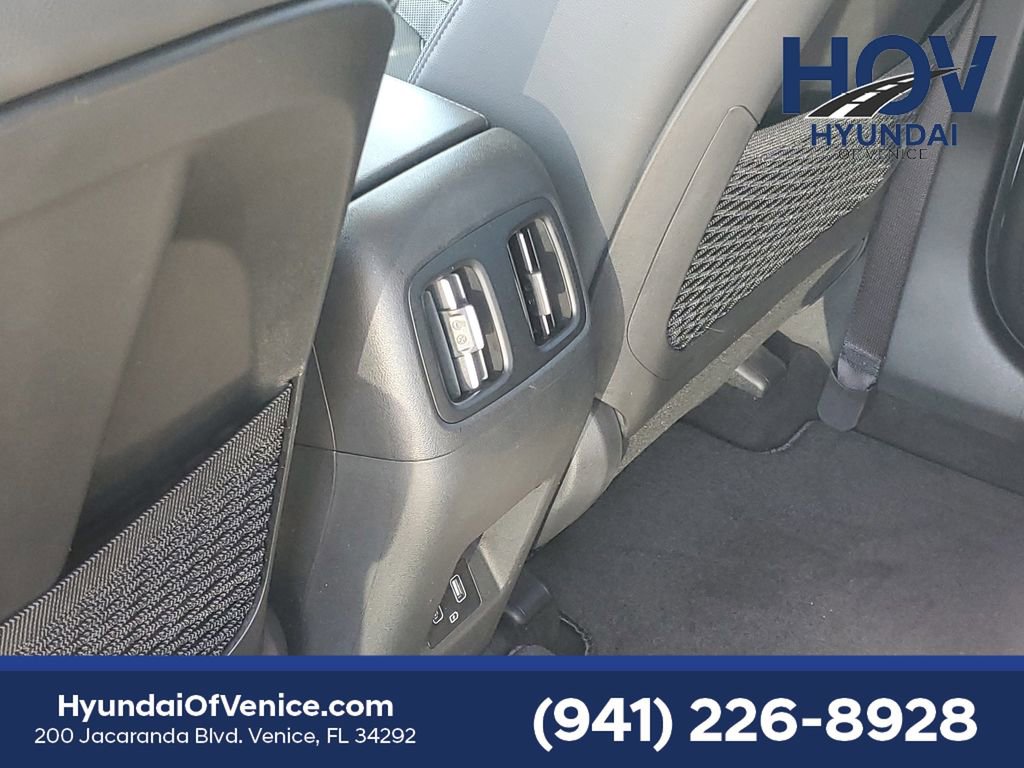 Certified 2022 Hyundai Tucson Limited w/ Cargo Package FWD image 16