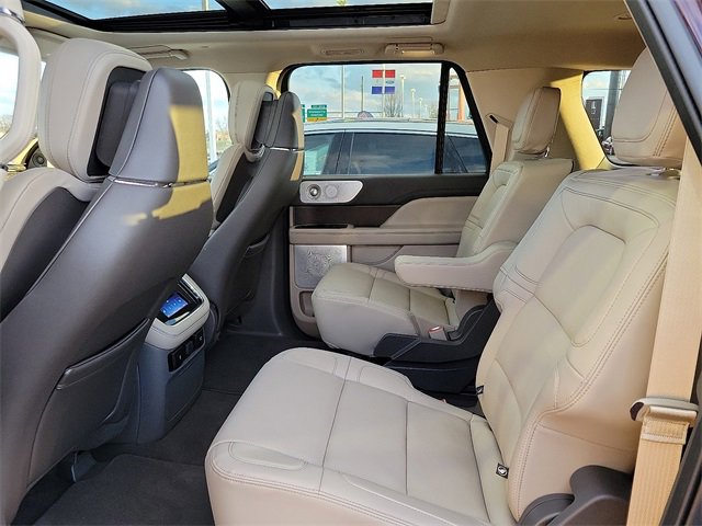 New 2023 Lincoln Navigator L Reserve image 5