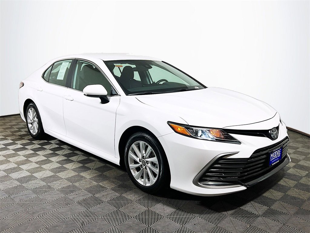 Certified 2024 Toyota Camry LE image 1