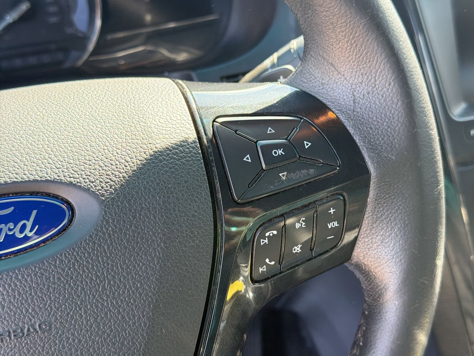 Used 2016 Ford Explorer XLT w/ Equipment Group 202A AWD/4WD image 29