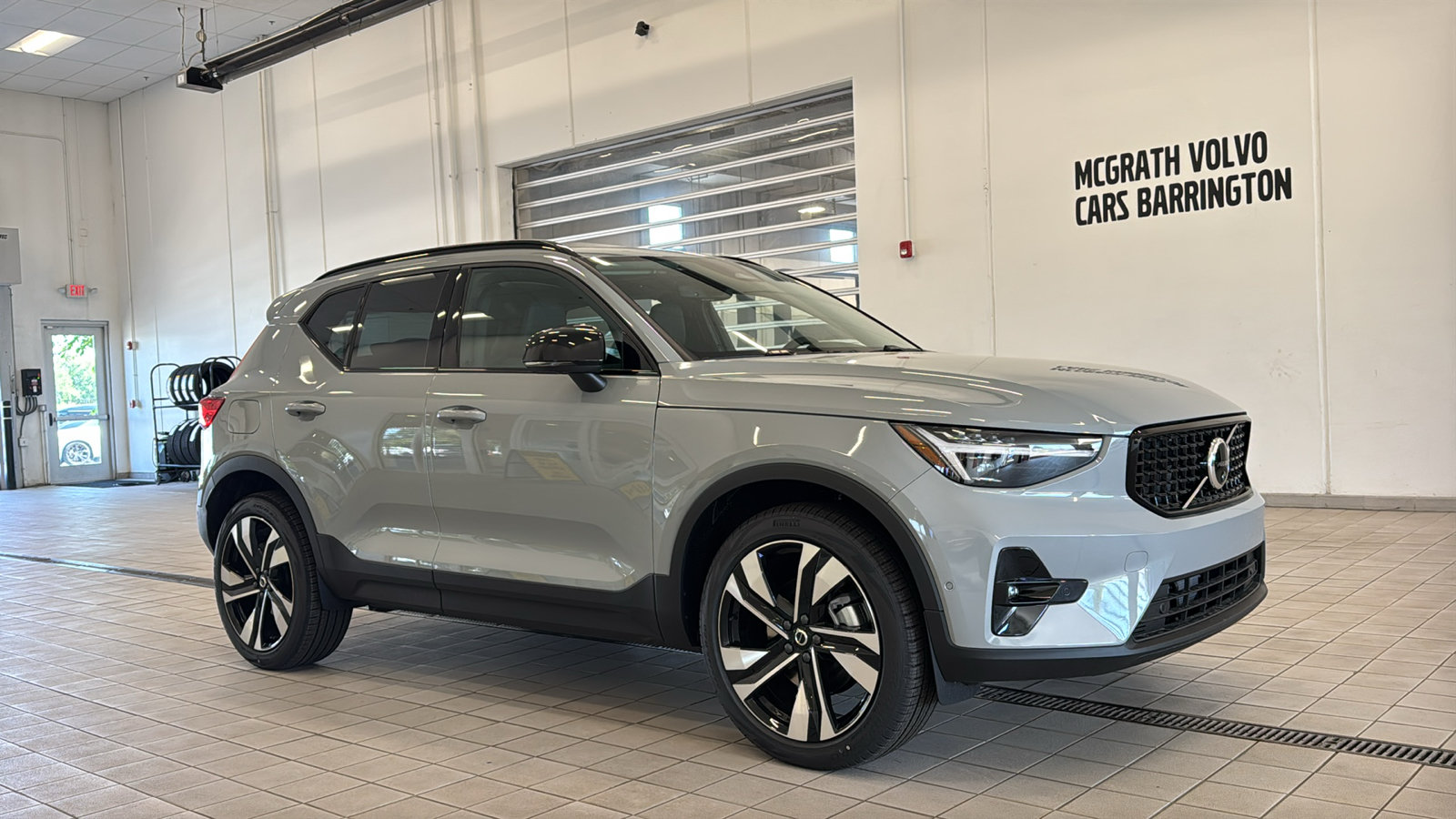 New 2026 Volvo XC40 B5 Plus w/ Climate Package AWD/4WD image 3