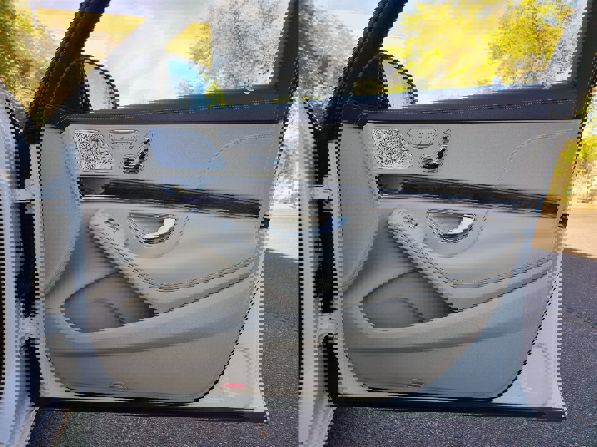 Used 2019 Mercedes-Benz S 560 Sedan image 25