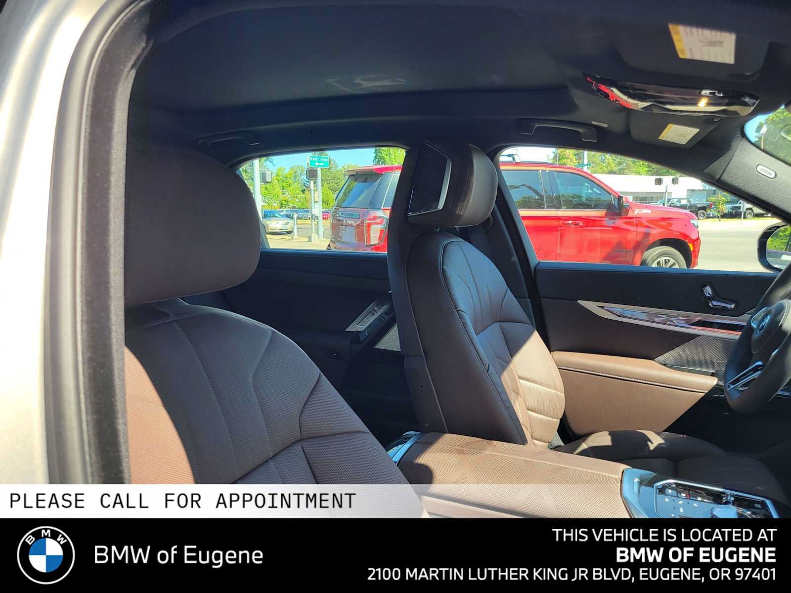Used 2025 BMW i7 eDrive50 w/ M Sport Package RWD image 13
