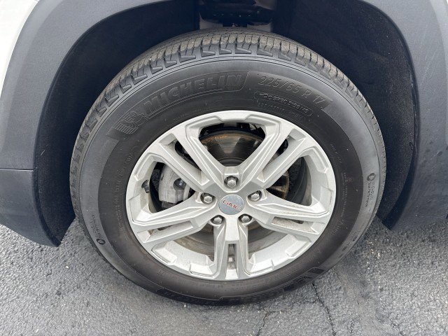 Certified 2024 GMC Terrain SLE w/ Driver Convenience Package image 18