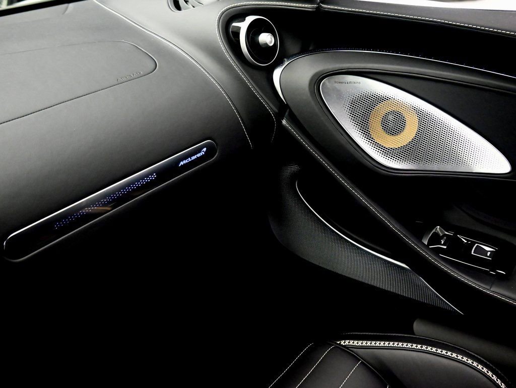 Used 2025 McLaren GTS RWD image 27