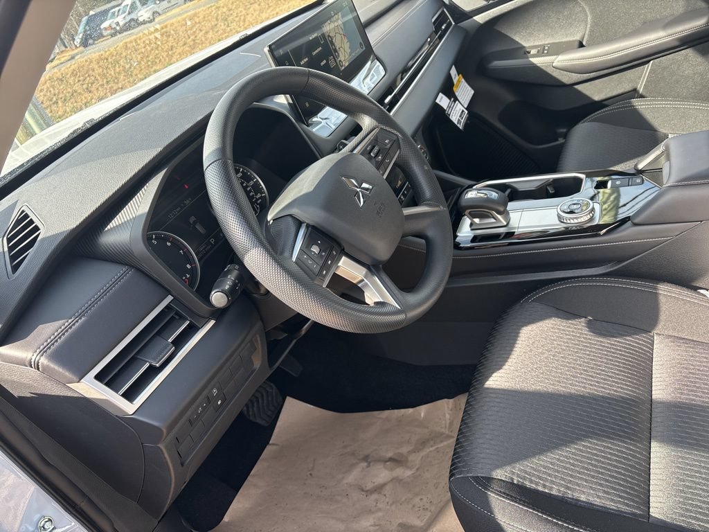 New 2026 Mitsubishi Outlander ES FWD image 5