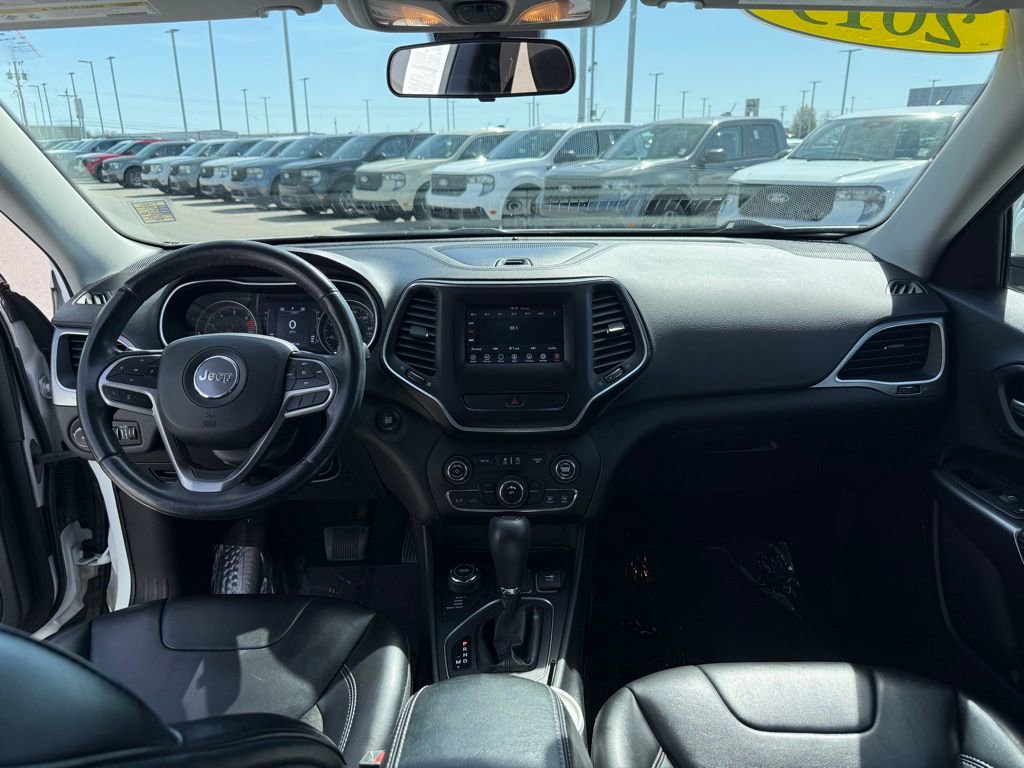 Used 2019 Jeep Cherokee Latitude Plus image 12