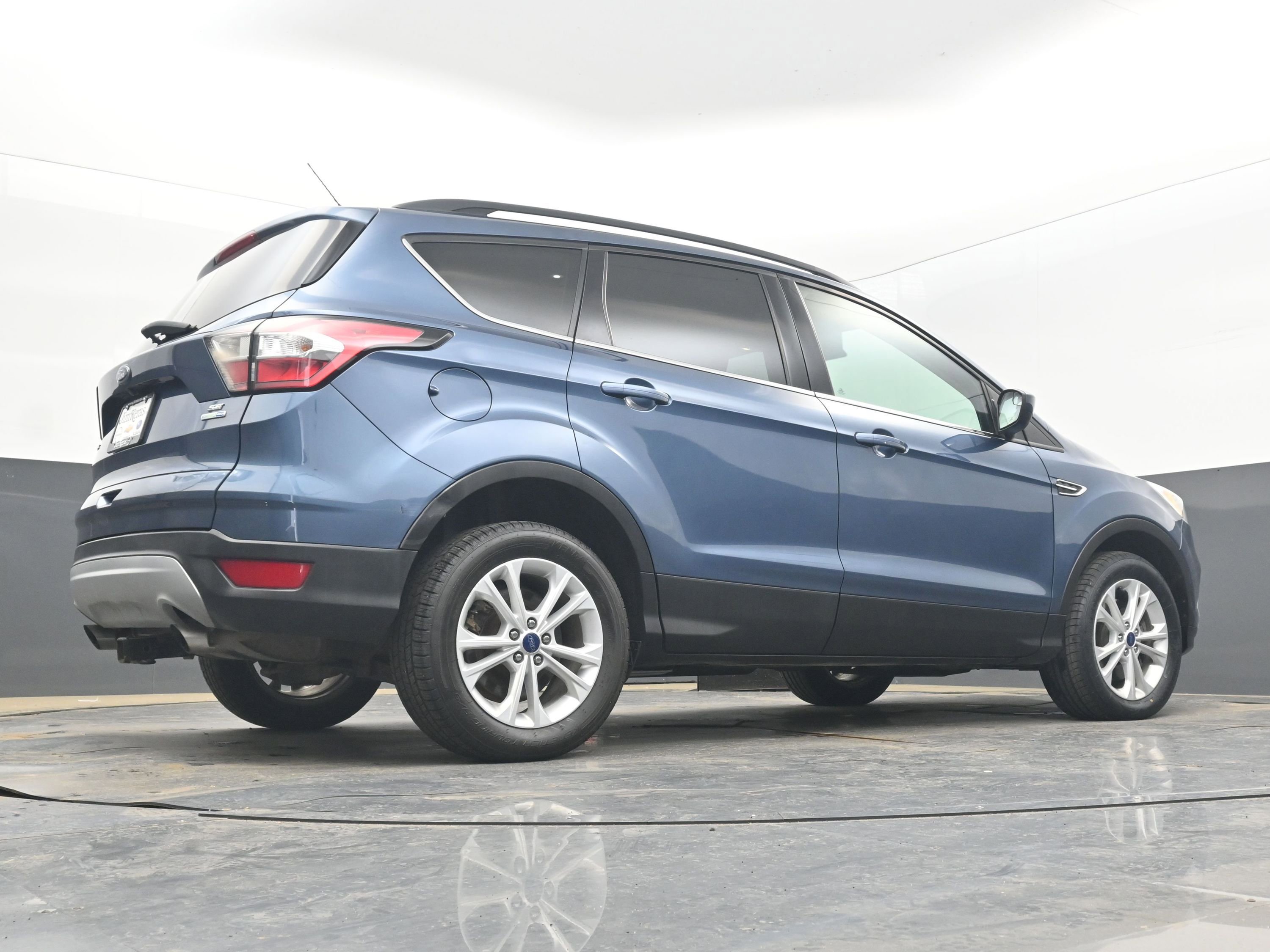 Used 2018 Ford Escape SE image 24
