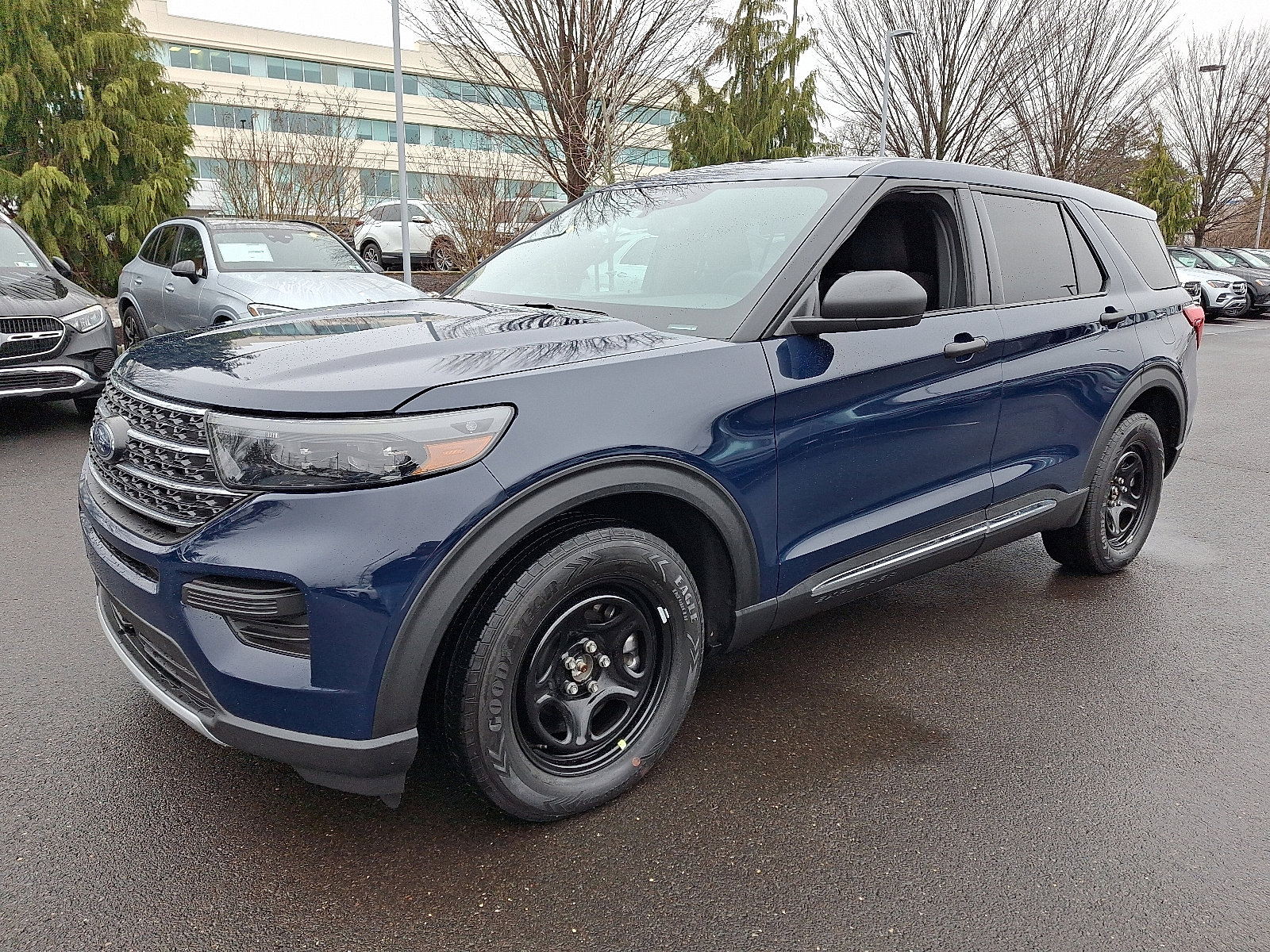 Used 2023 Ford Explorer 4WD Police Interceptor w/ Ultimate Wiring Package image 3