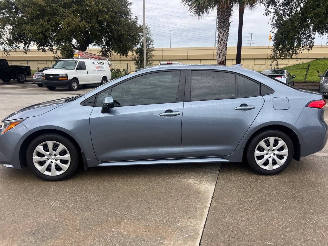Used 2025 Toyota Corolla LE FWD image 2