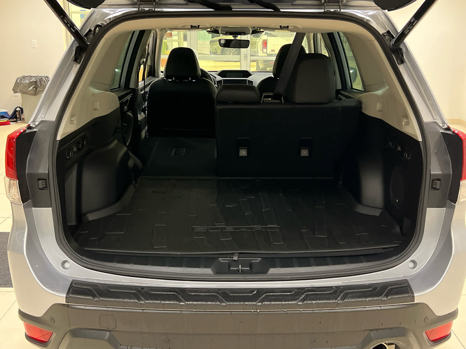 Used 2023 Subaru Forester Limited w/ Popular Package #2 AWD/4WD image 12