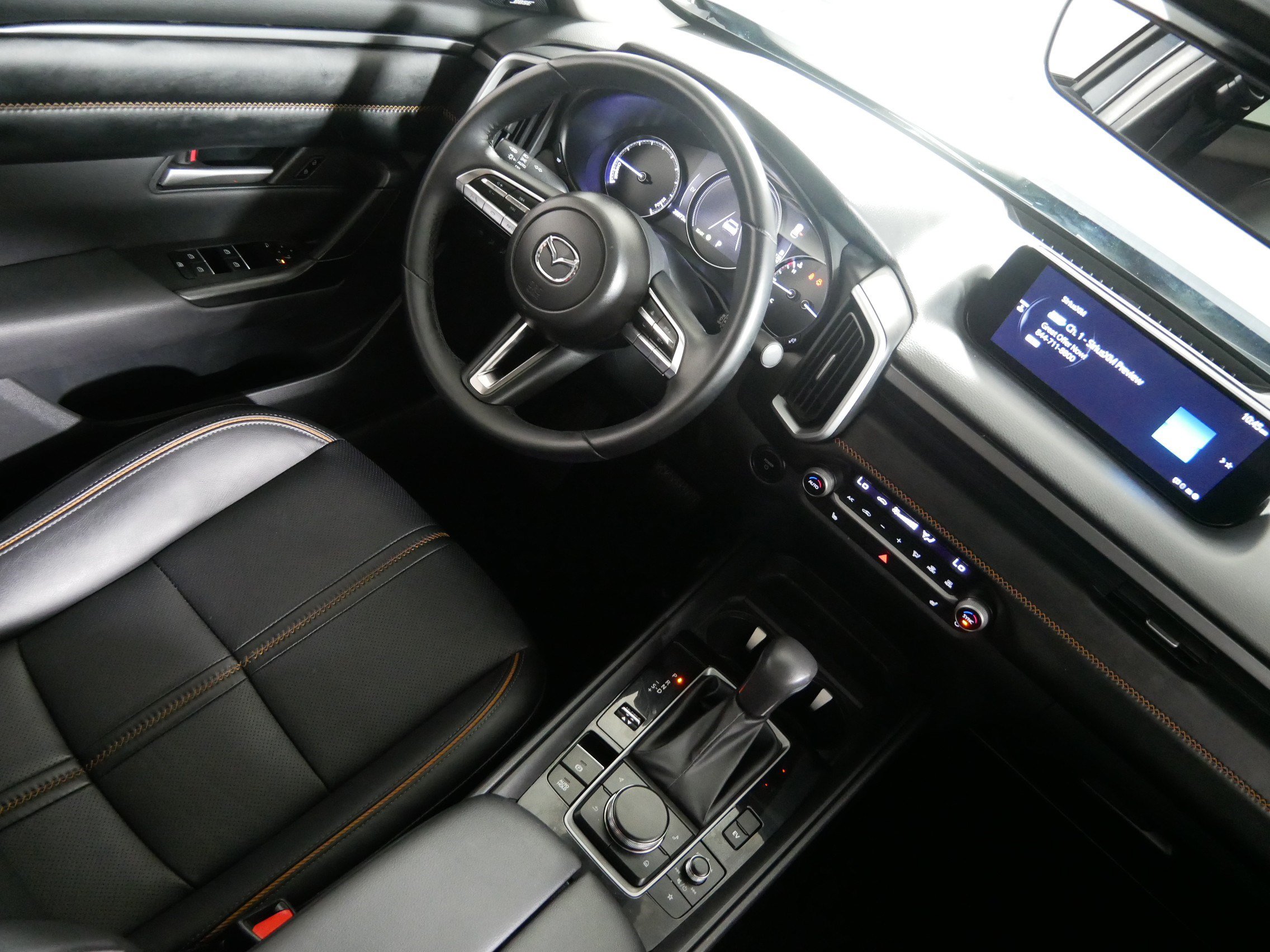 Used 2025 MAZDA CX-50 AWD 2.5 Hybrid w/ Premium Pkg image 9