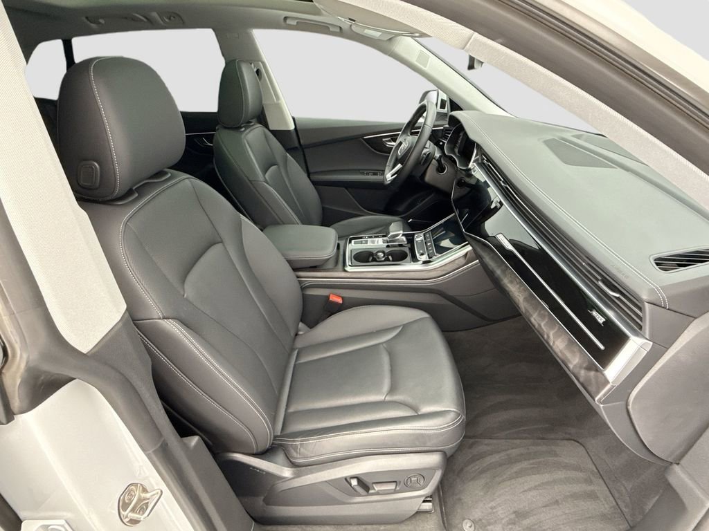 Used 2023 Audi Q8 Premium Plus image 19