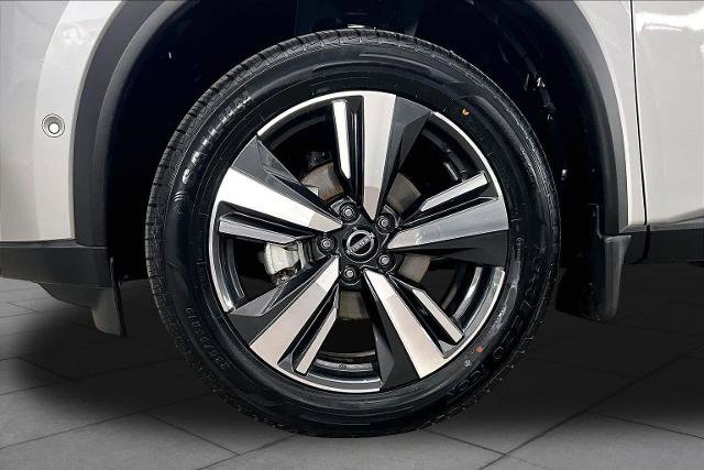 Certified 2023 Nissan Rogue Platinum w/ Platinum Premium Package AWD/4WD image 11