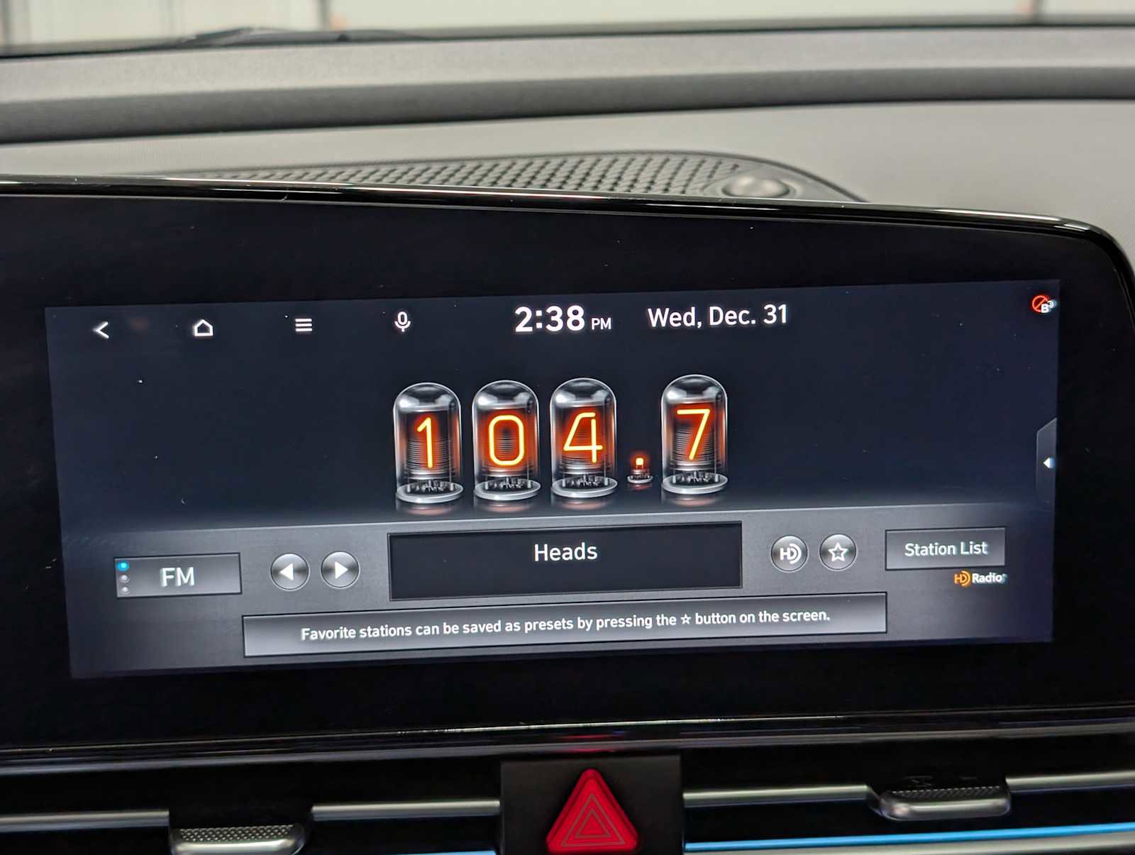 Used 2023 Hyundai Elantra Limited w/ Cargo Package image 25