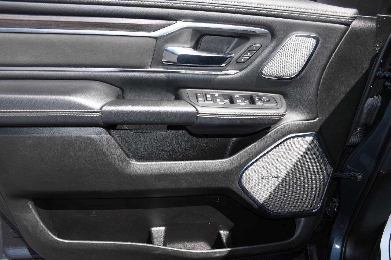 Used 2025 RAM 1500 Laramie AWD/4WD image 15