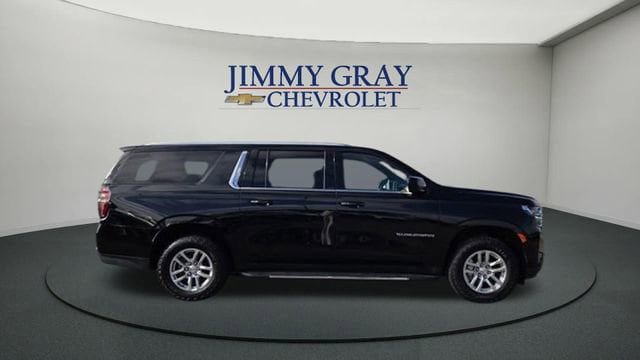Used 2023 Chevrolet Suburban LT RWD image 6
