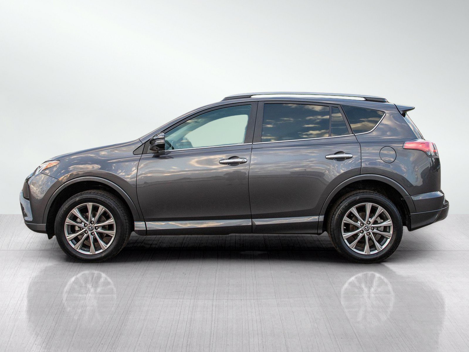 Used 2017 Toyota RAV4 Platinum FWD image 2