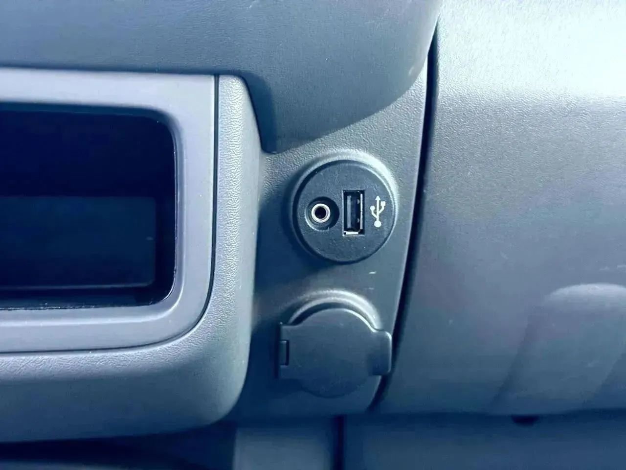 Used 2021 Nissan Frontier S RWD image 32
