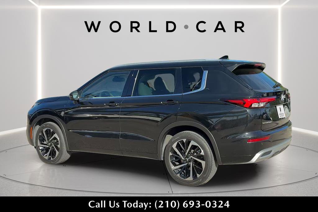 Used 2023 Mitsubishi Outlander SEL image 4