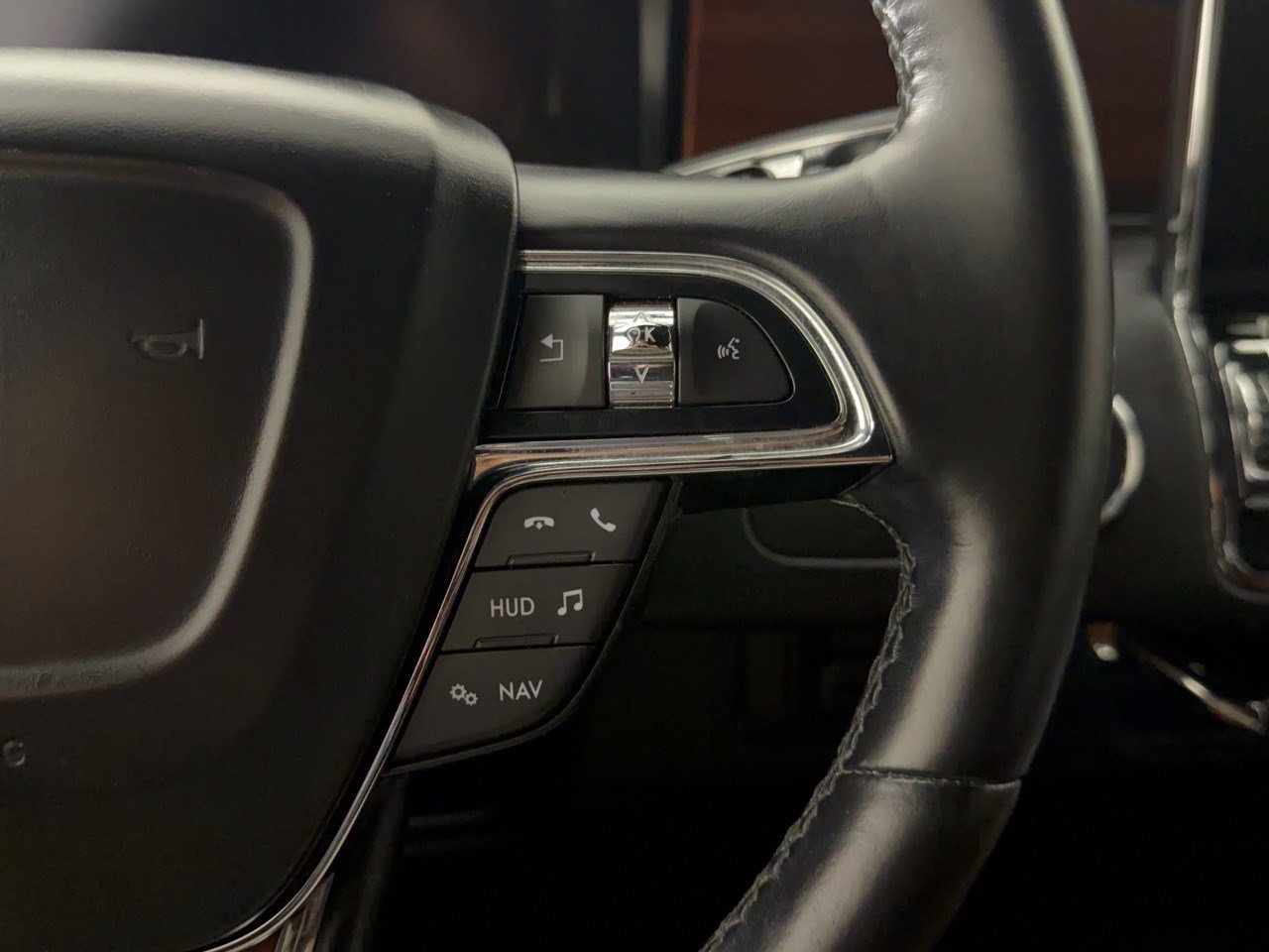 Used 2021 Lincoln Navigator L Reserve w/ Luxury Package AWD/4WD image 19