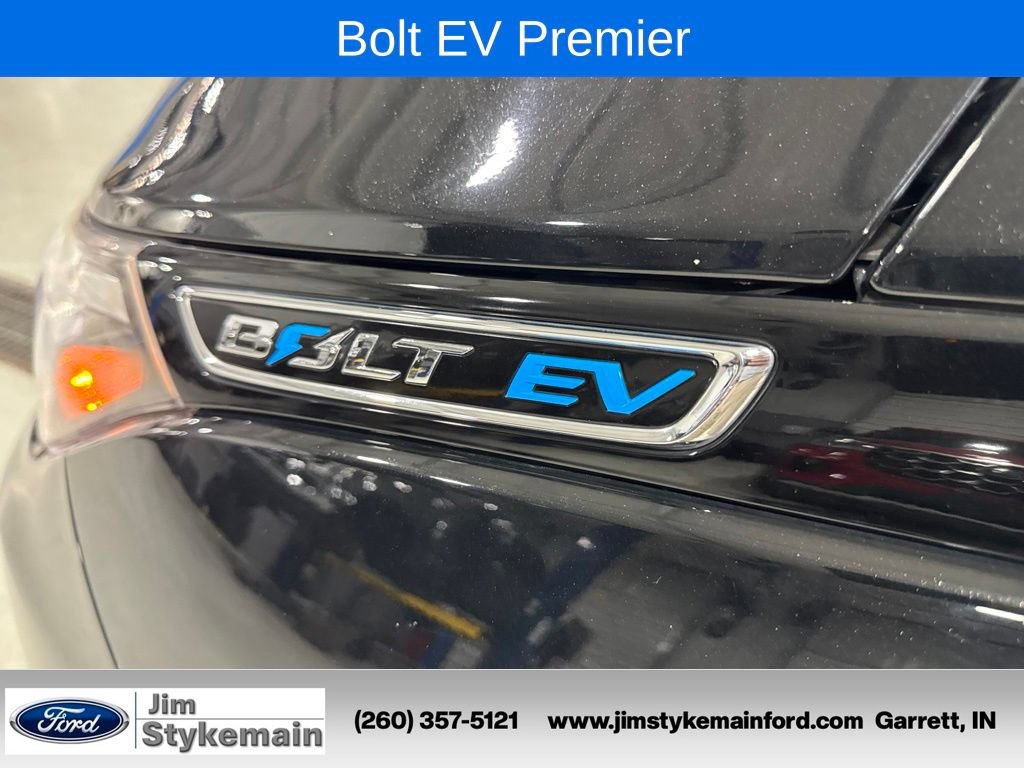 Used 2017 Chevrolet Bolt Premier w/ Driver Confidence II Package FWD image 5