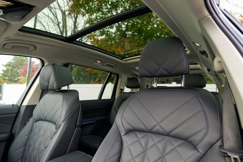 Used 2024 BMW X7 xDrive40i image 24