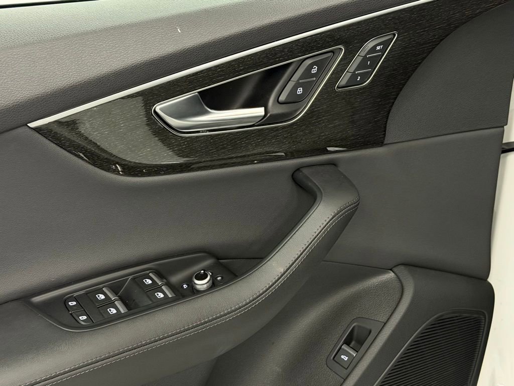 Used 2023 Audi Q7 3.0T Premium Plus image 14