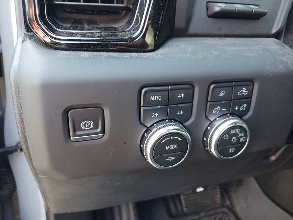 Used 2024 GMC Sierra 2500 AT4X AWD/4WD image 39