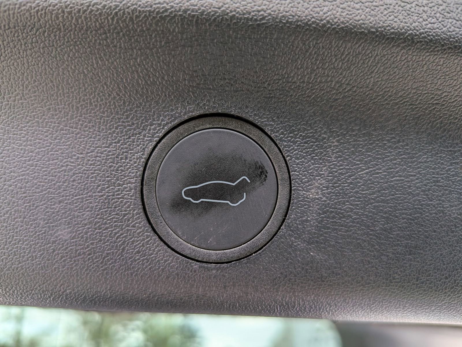 Used 2023 Tesla Model Y Long Range image 32