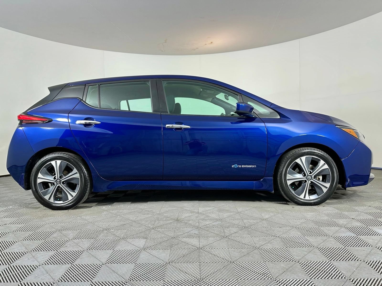 Used 2019 Nissan Leaf SV FWD image 27