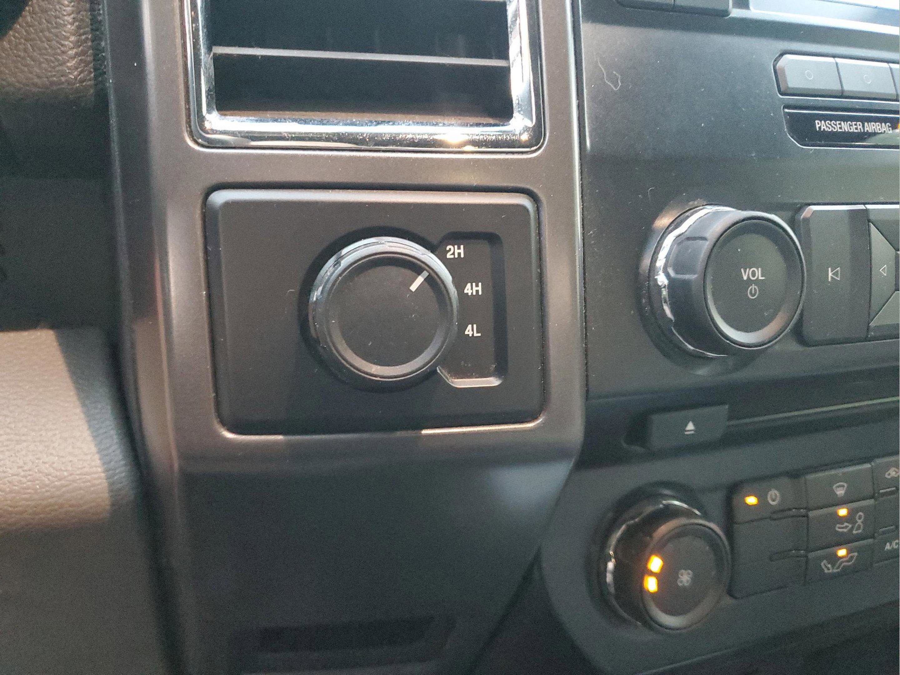 Used 2015 Ford F150 XLT image 22