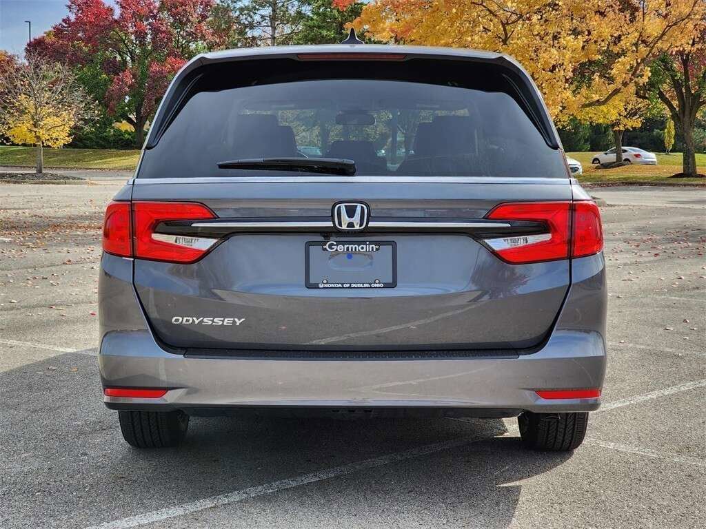 Certified 2024 Honda Odyssey EX image 12