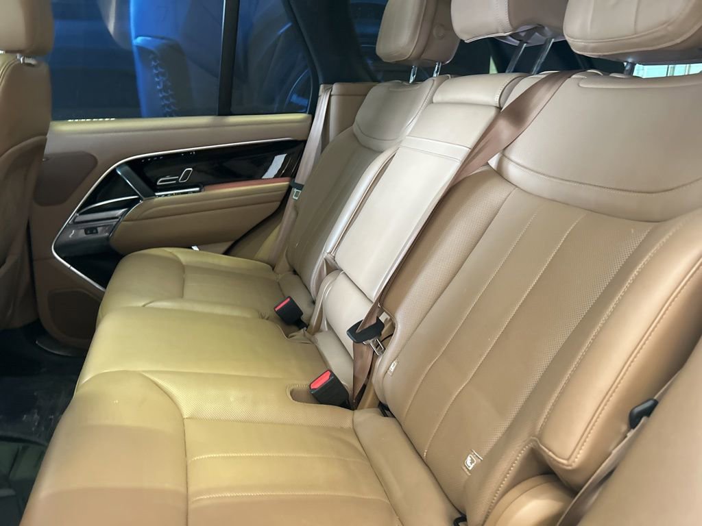 Used 2023 Land Rover Range Rover SE image 14