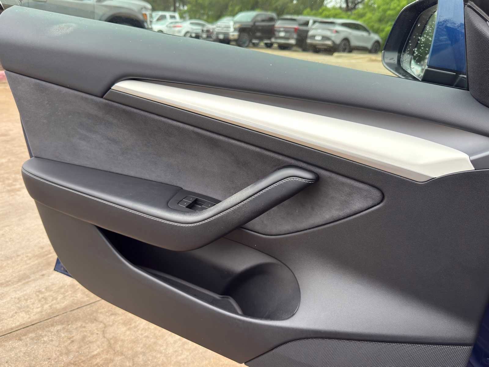 Used 2023 Tesla Model 3 Standard Range image 16