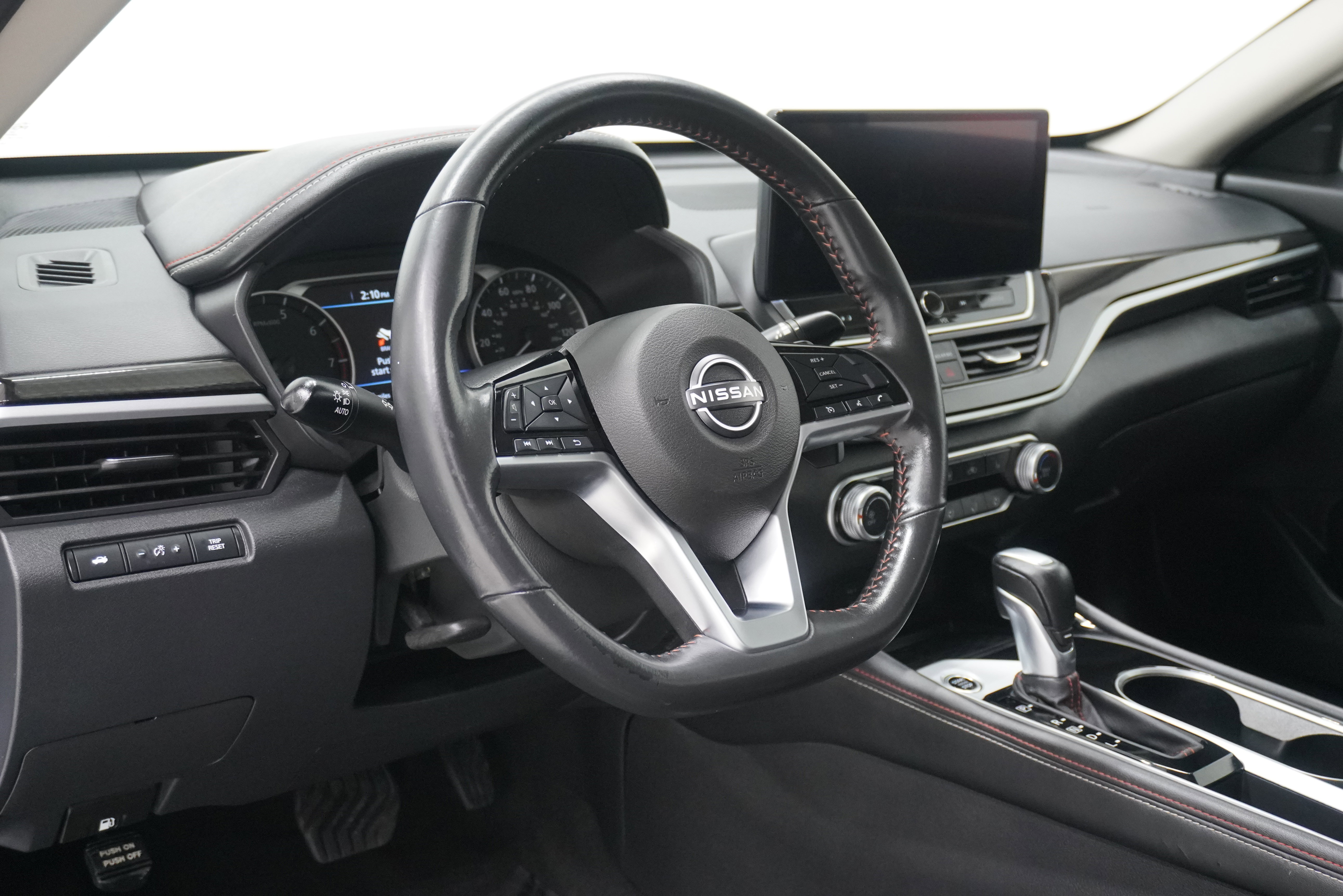 Used 2023 Nissan Altima 2.5 SR w/ SR Premium Package FWD image 10