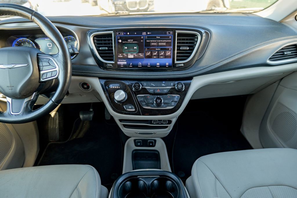 Used 2021 Chrysler Pacifica Touring-L AWD/4WD image 37