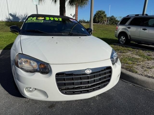 Used 2006 Chrysler Sebring Touring FWD image 2