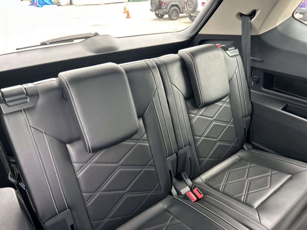 Used 2024 Volkswagen Atlas SE image 28