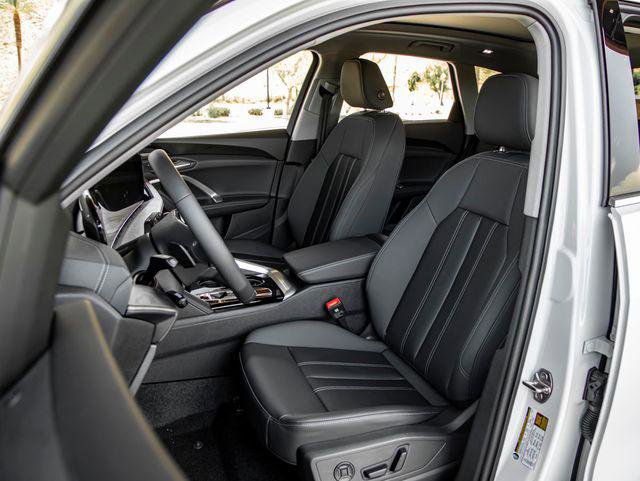 Certified 2025 Audi Q5 Premium Plus w/ Premium Plus image 12