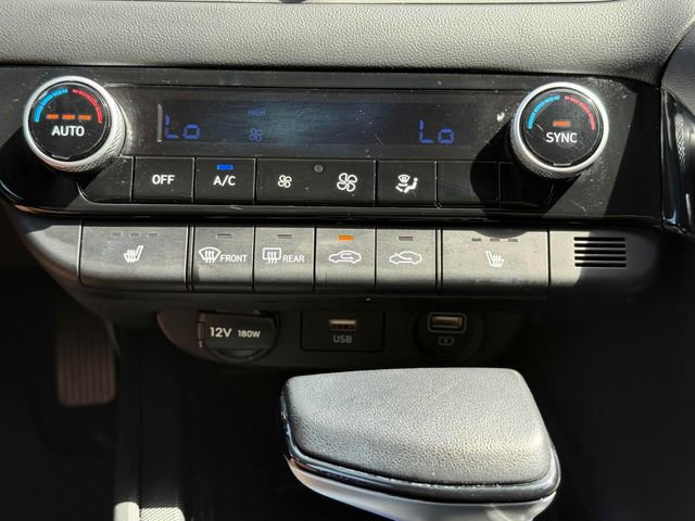 Used 2023 Hyundai Elantra SEL w/ Convenience Package image 11